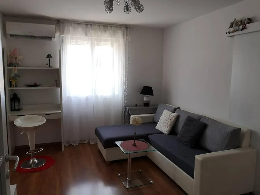 Leda Apartman